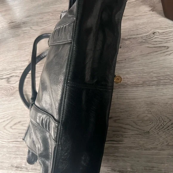 Stylish Black and Beige Tote Bag - Picture 5 of 10